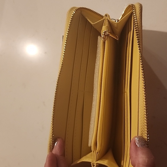 Yellow Leather Wallet - Picture 3 of 8